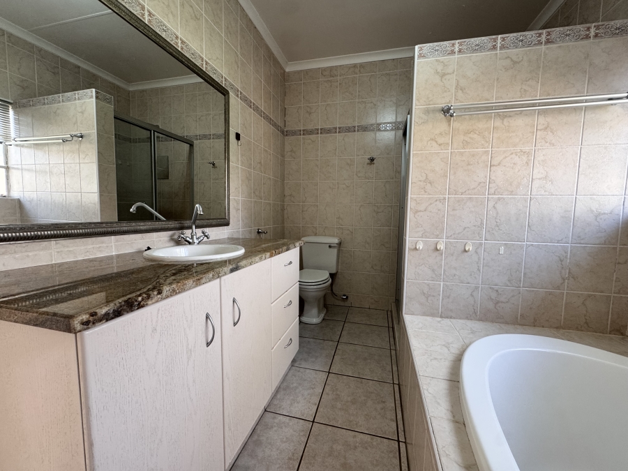 4 Bedroom Property for Sale in Wilkoppies North West